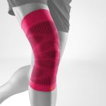 Bauerfeind Sports kompressziós pink térdvédő