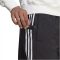 adidas AEROREADY Essentials Chelsea 3 csíkos fekete férfi rövidnadrág